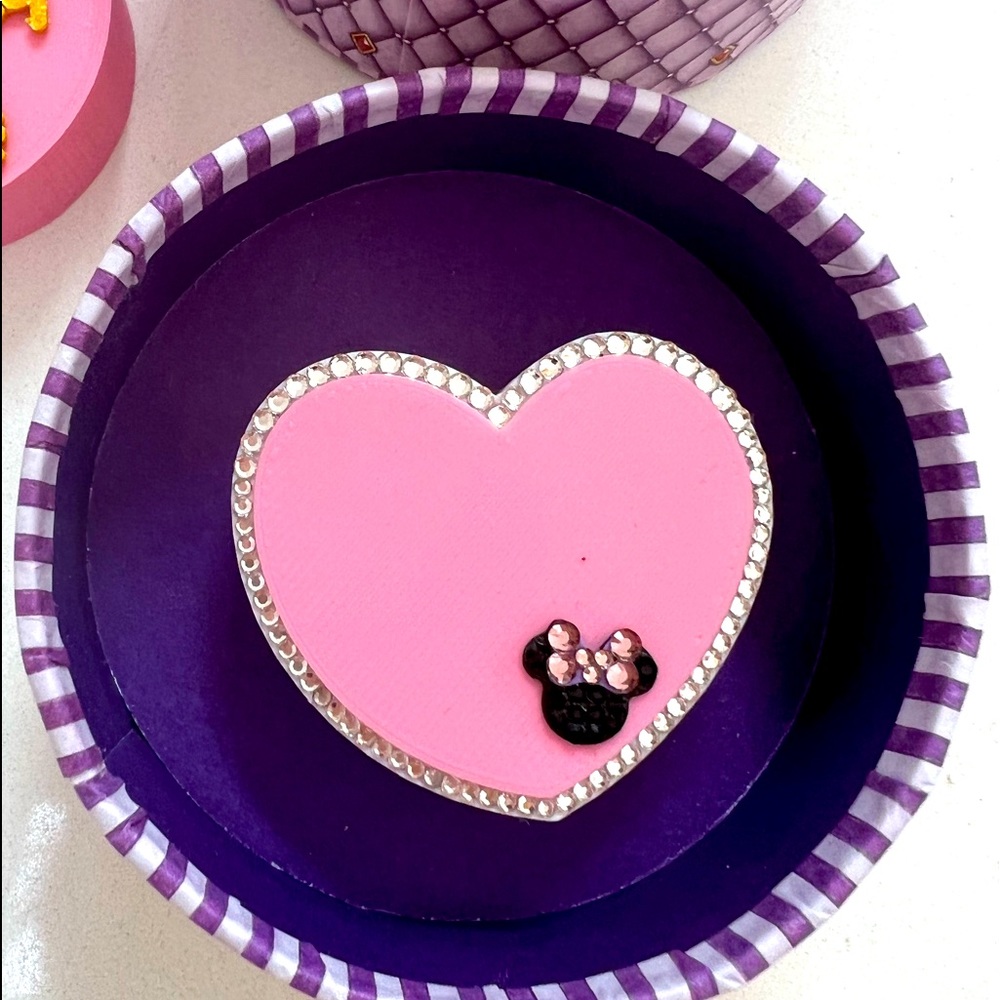 MINNIE MOUSE STRAWTOPPER NWOT